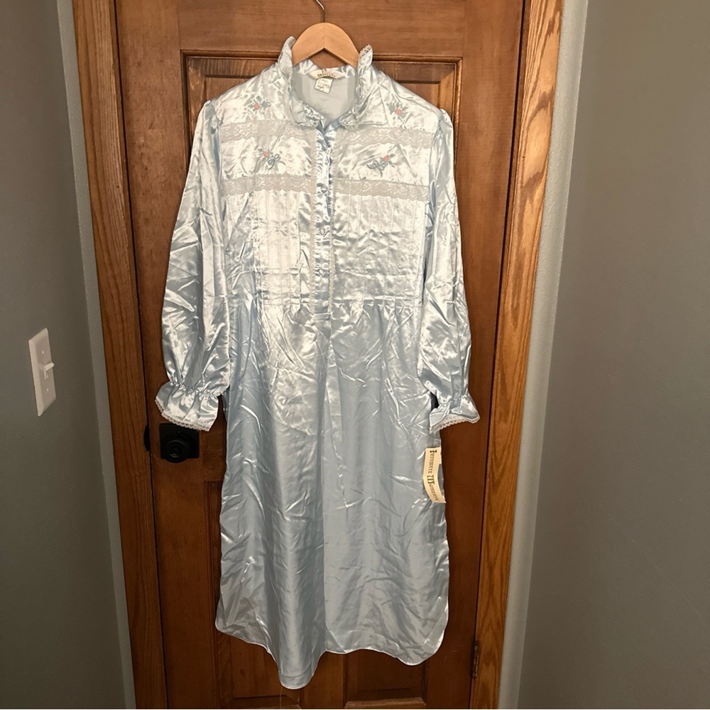 New Vintage Intimate Moments Gown‎ Pajamas Blue Floral Lace Size Medium 💕